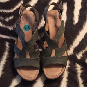 Whitemt. Suede sandals from Ross